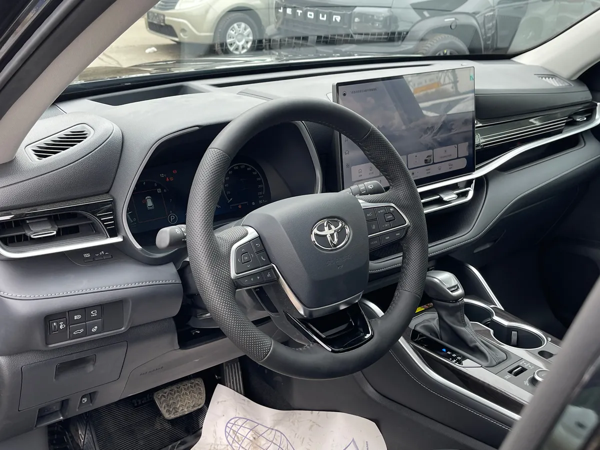Toyota Highlander 2.0 AT 4WD (248 л.с.)