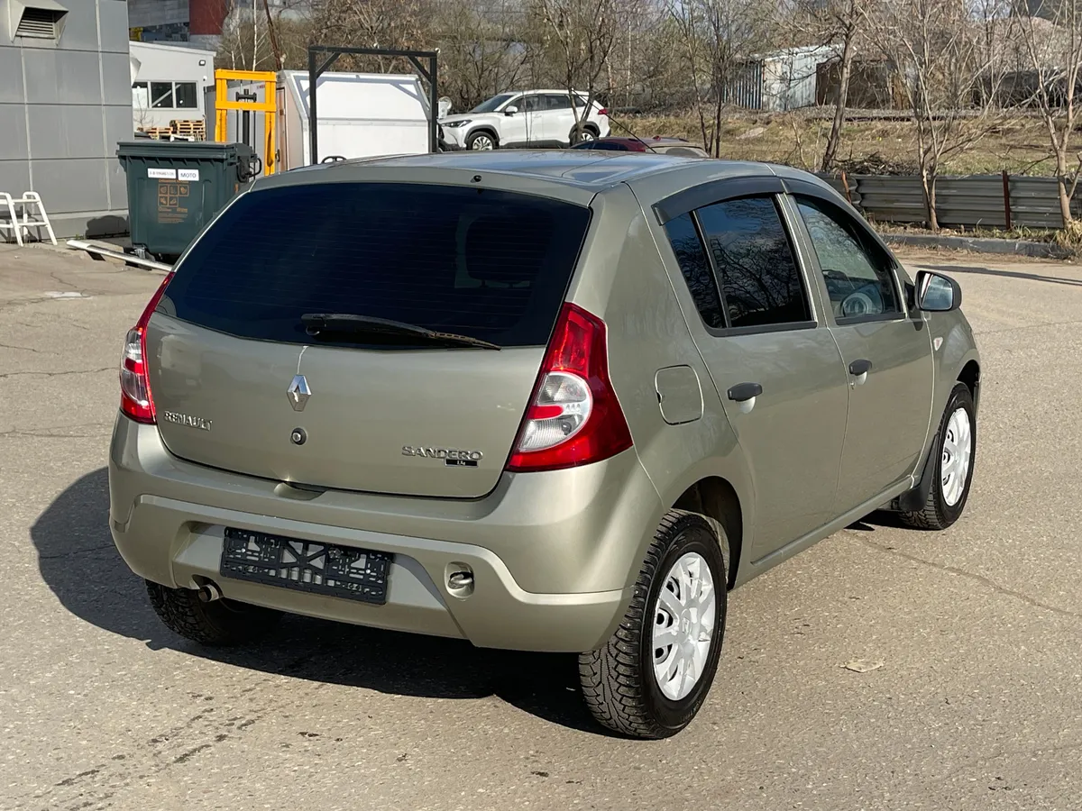 Renault Sandero 1.4 MT (75 л.с.)