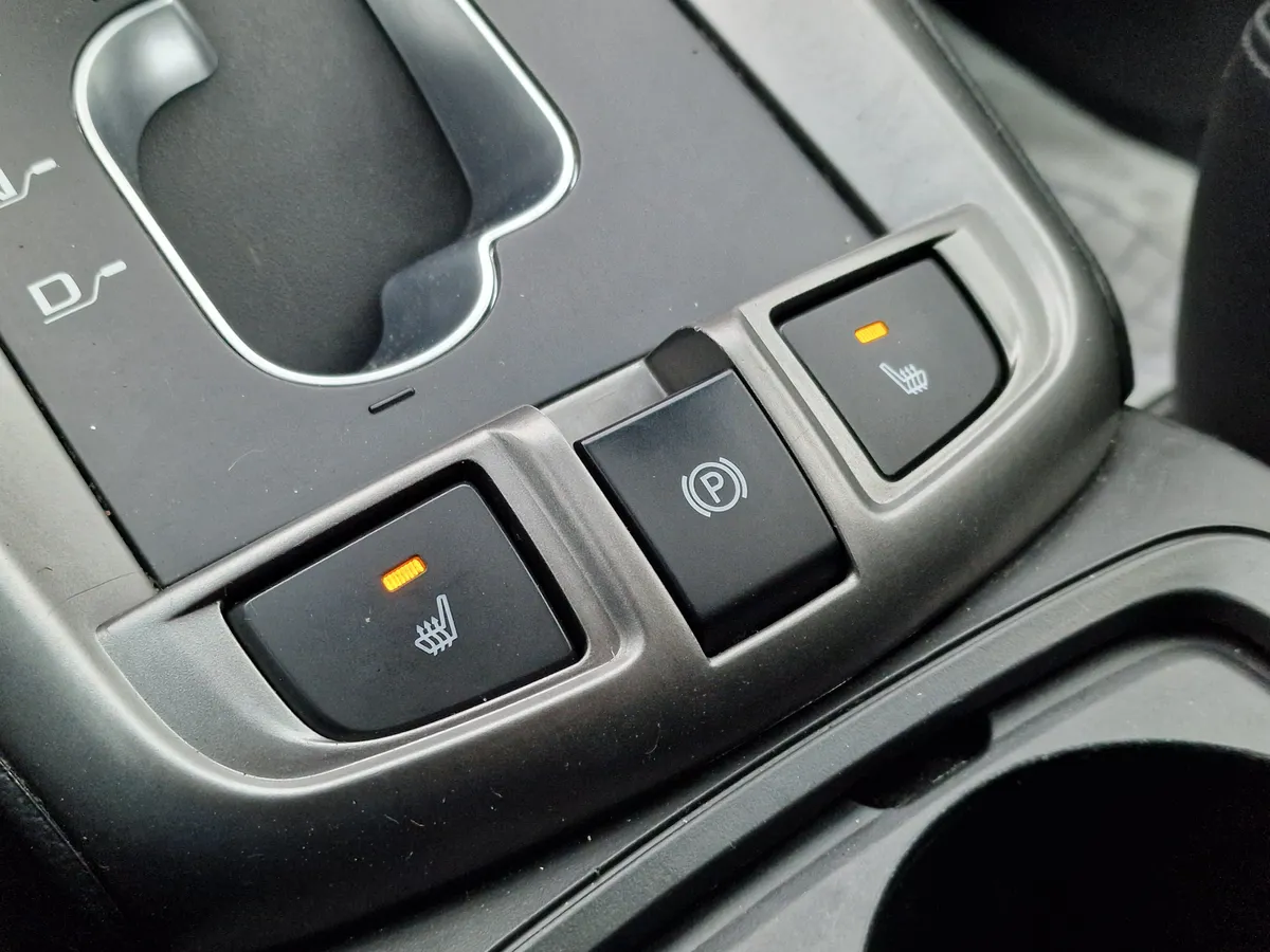 Chevrolet Captiva 2.4 AT AWD (5 мест) (167 л.с.)
