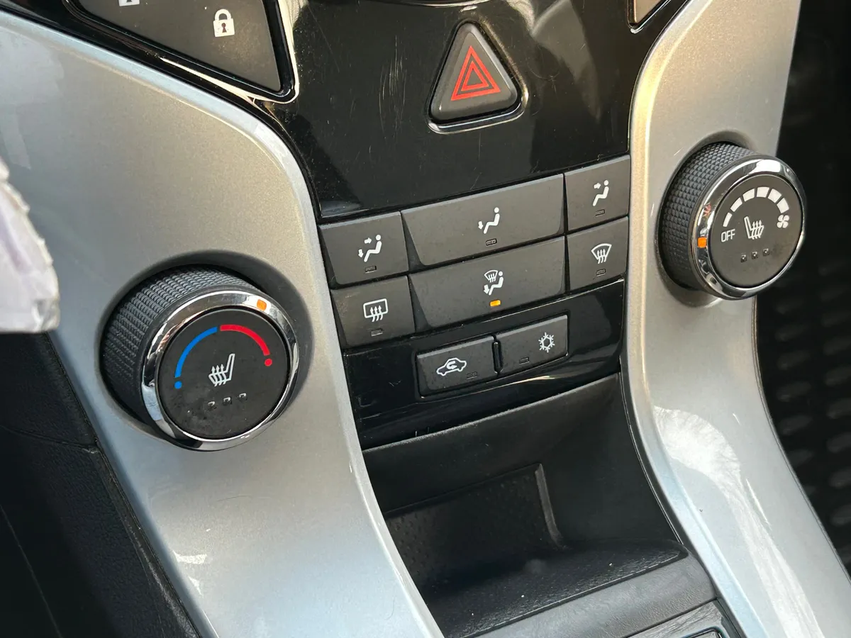Chevrolet Cruze 1.6 AT (109 л.с.), 2014 — фото 8