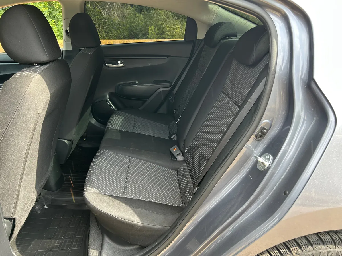 Kia Rio 1.4 AT (100 л.с.)