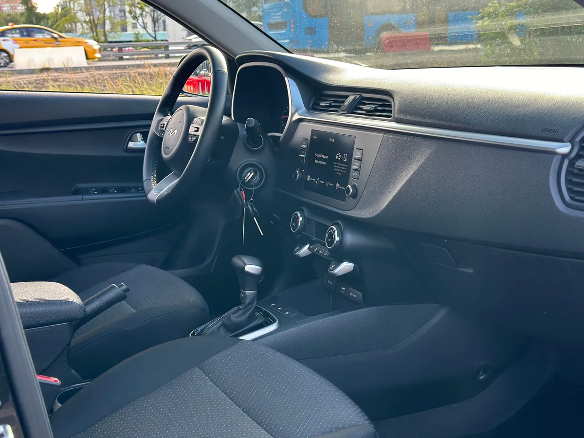 Kia Rio 1.6 AT (123 л.с.)