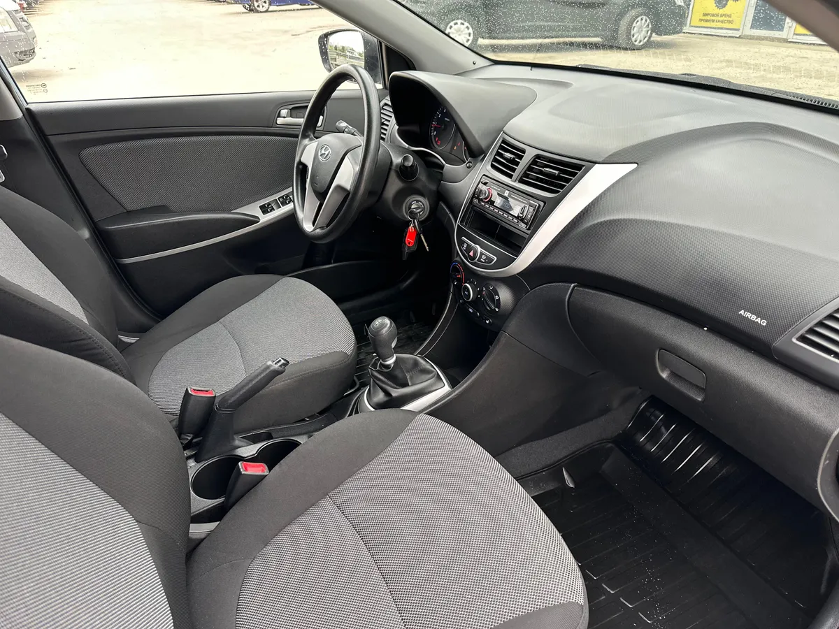 Hyundai Solaris 1.6 MT (123 л.с.)