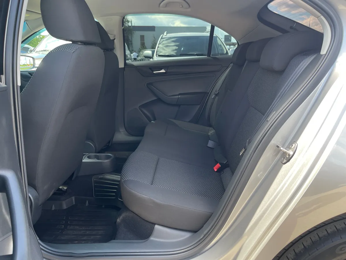 Volkswagen Polo 1.6 AT (110 л.с.), 2020 — фото 11