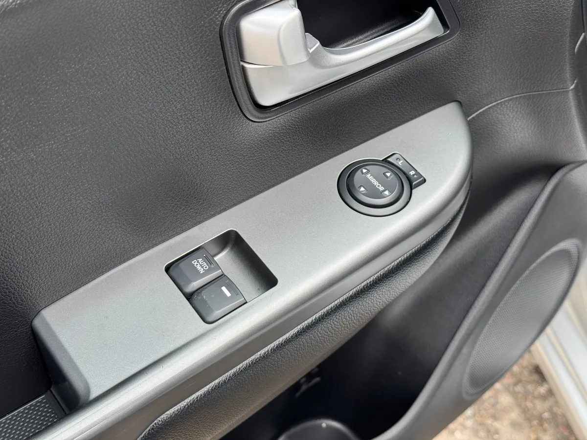 Kia Rio 1.6 AT (123 л.с.)