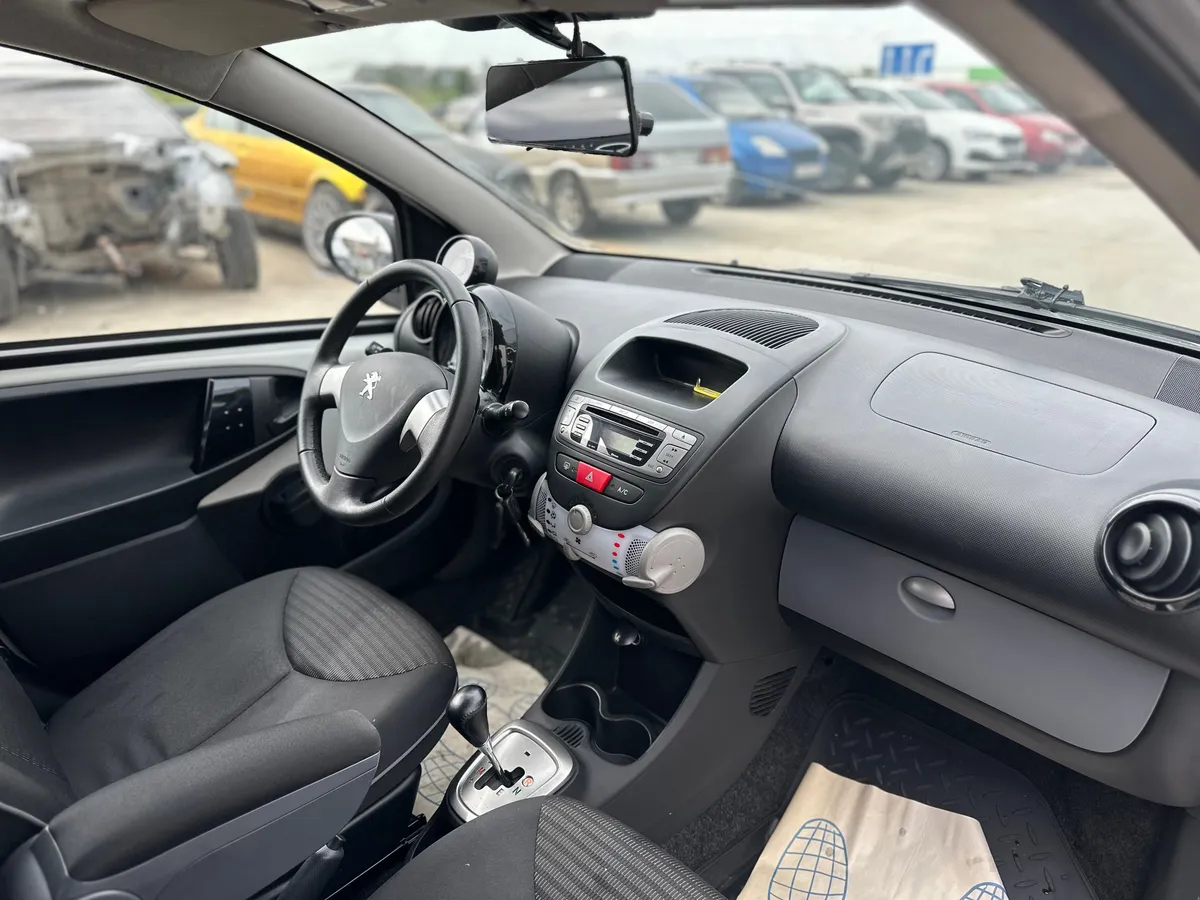Peugeot 107 1.0 2-tronic (68 л.с.)