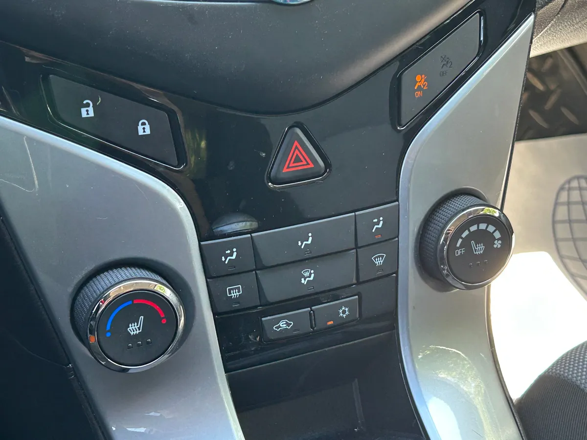 Chevrolet Cruze 1.8 AT (141 л.с.), 2013 — фото 7