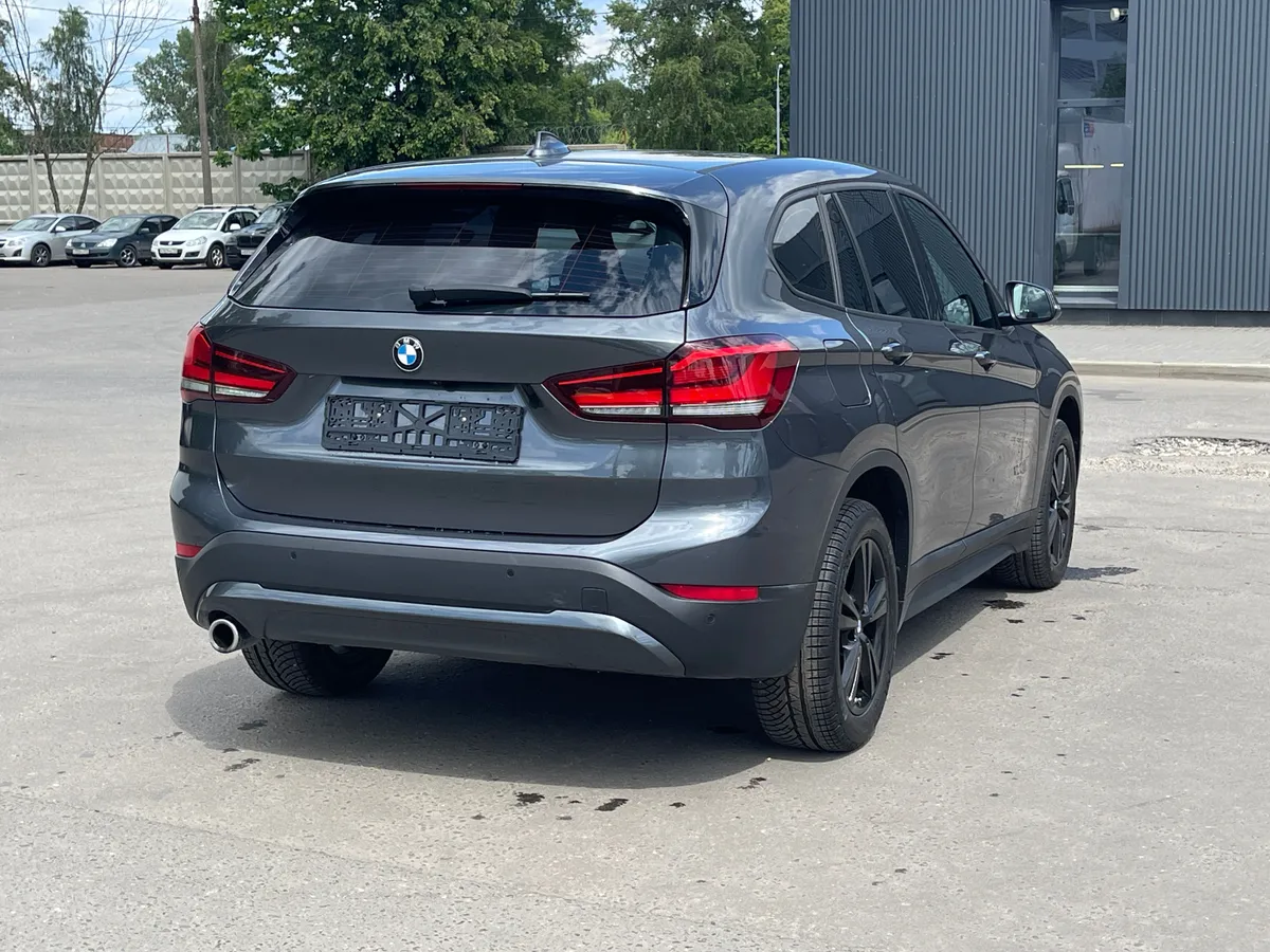 BMW X1 1.5 (140 л.с.) АКПП, передний, двигатель sDrive 18i AT
