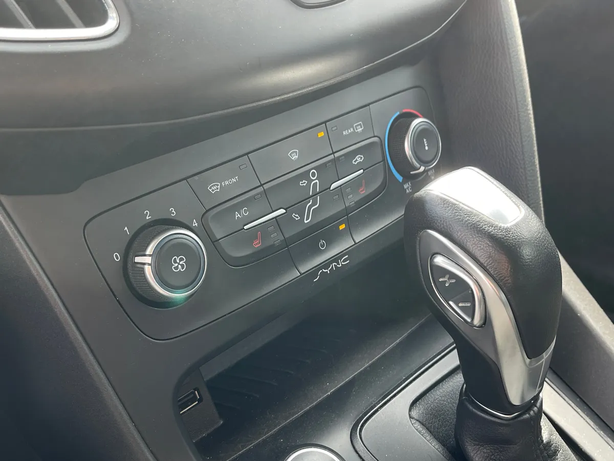 Ford Focus 1.6 Ti-VCT PowerShift (105 л.с.)