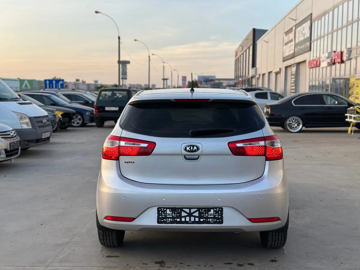 Kia Rio 1.4 AT (107 л.с.)