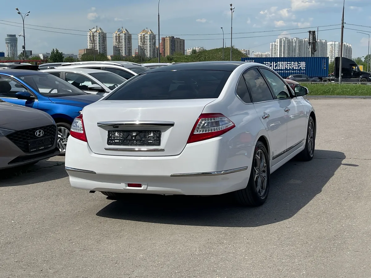 Nissan Teana 2.5 CVT 4WD (167 л.с.)