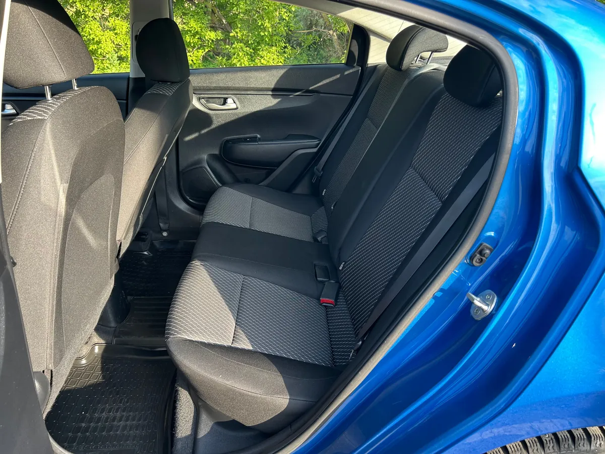 Kia Rio 1.4 AT (100 л.с.)