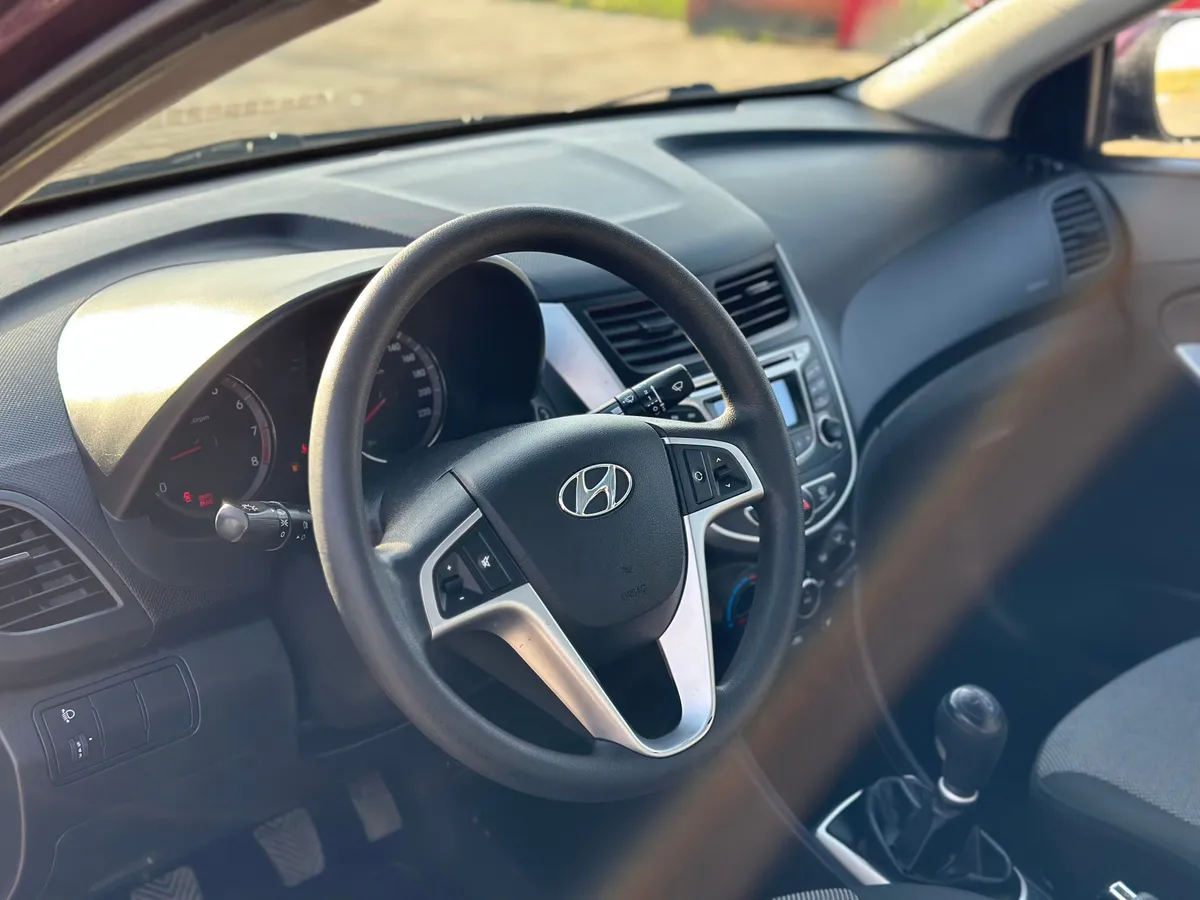 Hyundai Solaris 1.6 MT (123 л.с.)