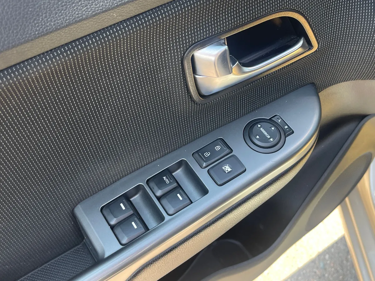Kia Rio 1.6 AT (123 л.с.), 2015 — фото 12