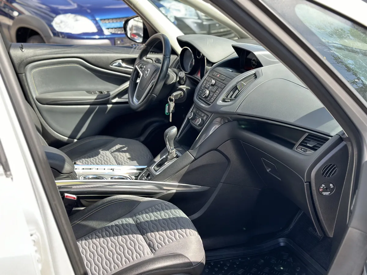 Opel Zafira 1.6 AT (170 л.с.)