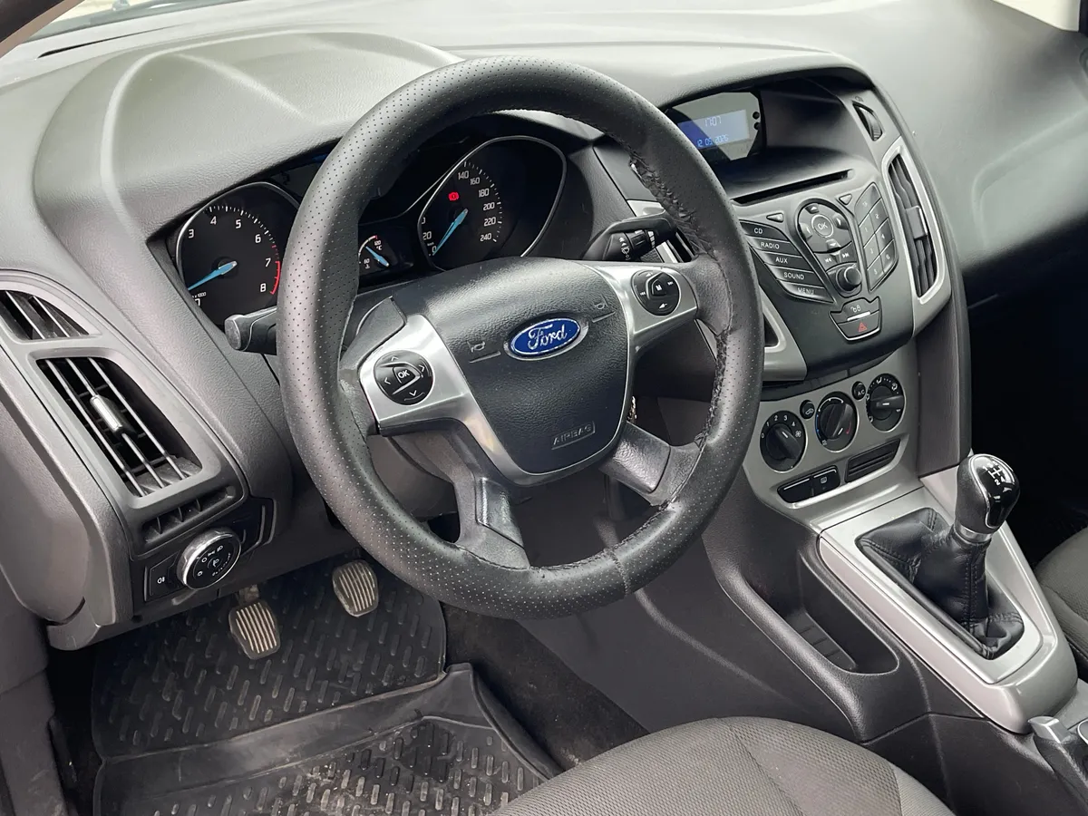 Ford Focus 1.6 MT (105 л.с.)