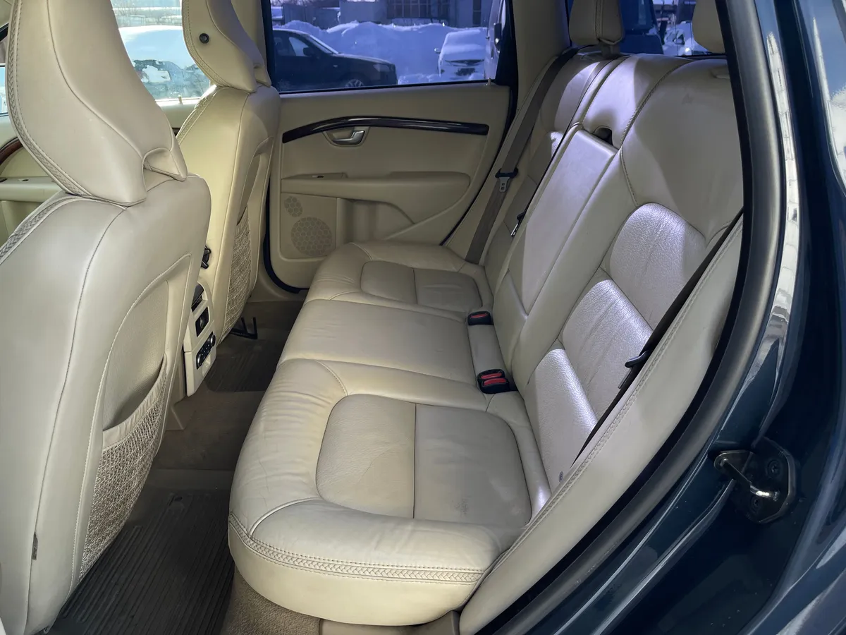 Volvo XC70 2.4 AT AWD (205 л.с.)