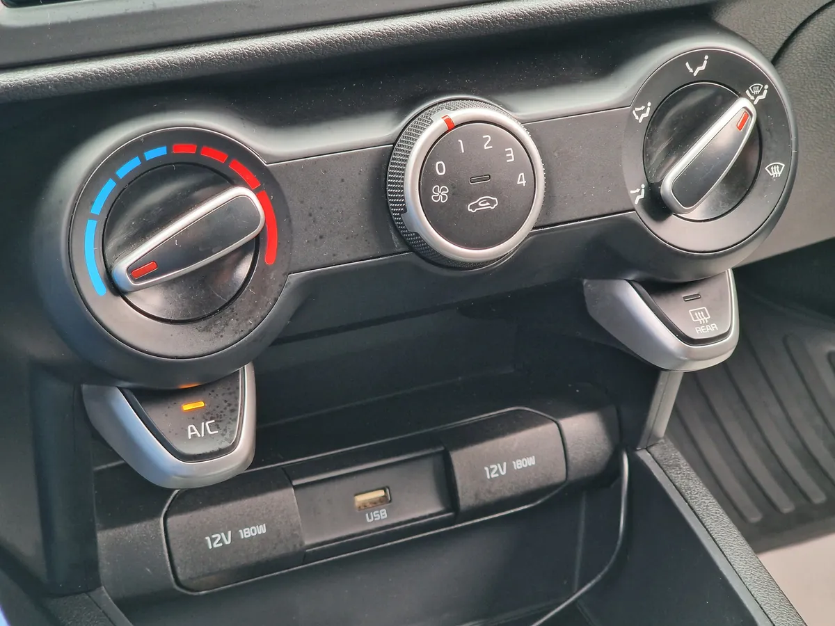 Kia Rio 1.6 AT (123 л.с.)