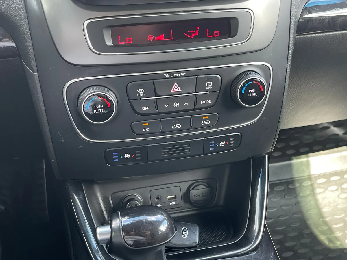 Kia Sorento 2.2 CRDi AT AWD (200 л.с.)