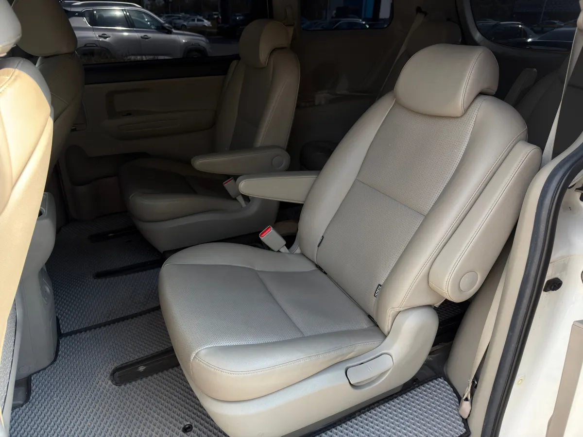 Kia Carnival 2.2 AT (202 л.с.)
