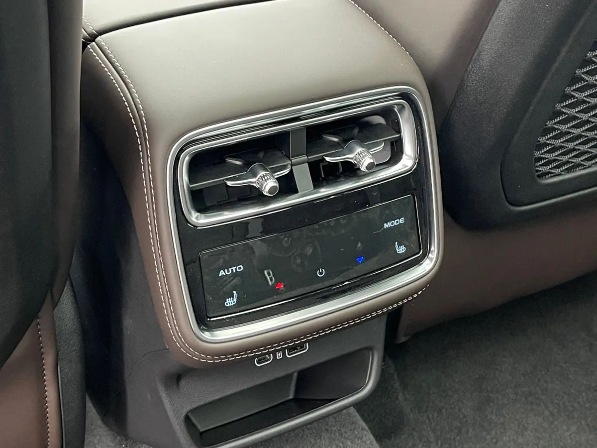 Geely Monjaro 2.0 AT AWD (265л.с.)