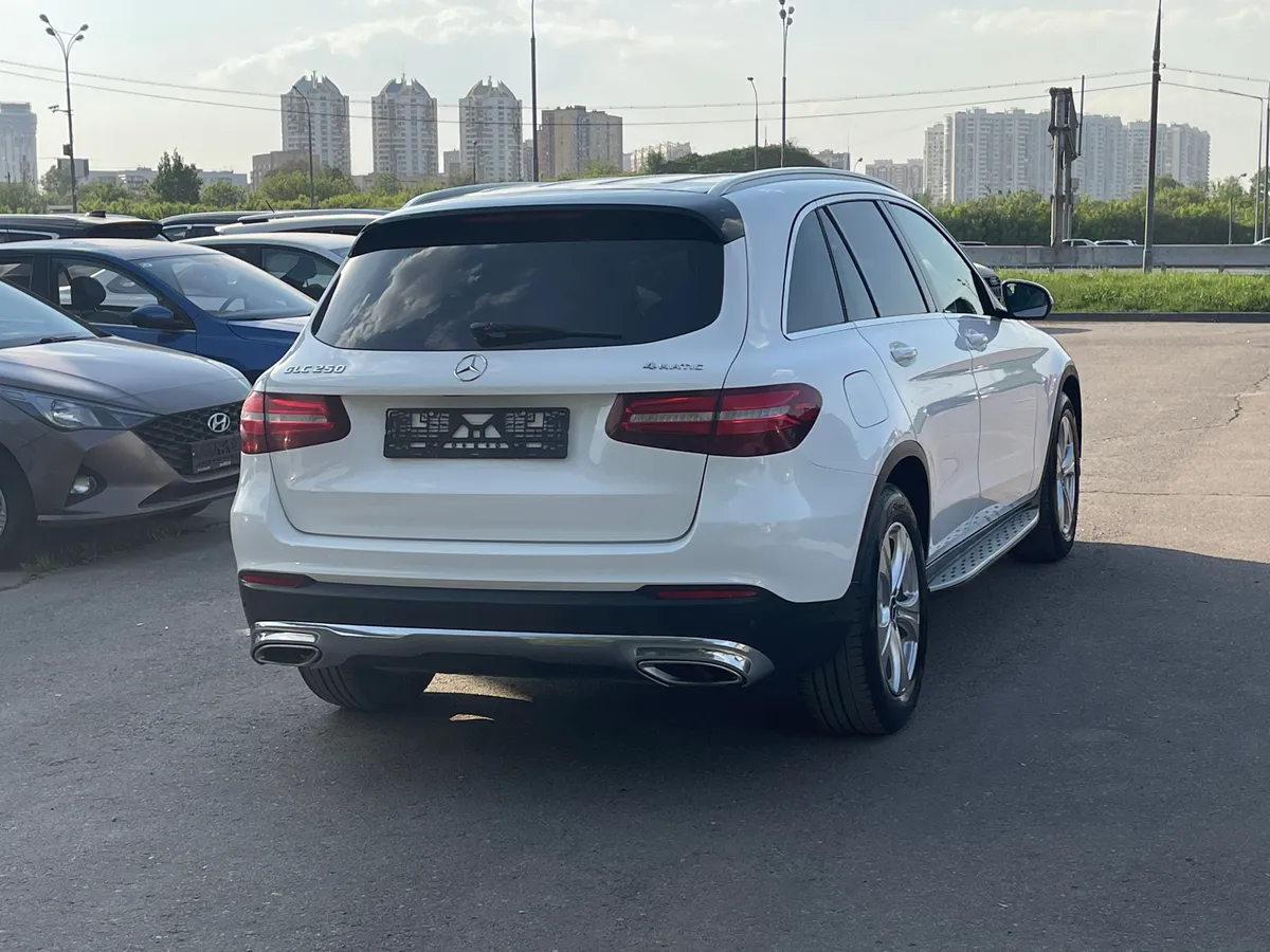 Mercedes-Benz GLC 2.0 AT AWD (211 л.с.)