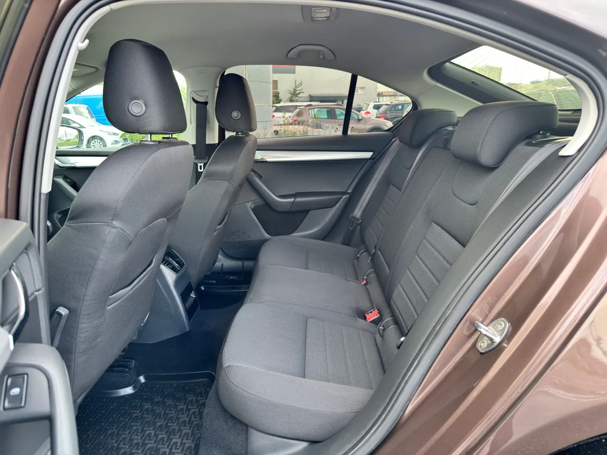 Skoda Octavia 1.6 AT (110 л.с.)