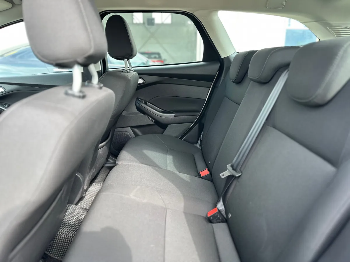 Ford Focus 1.6 Ti-VCT PowerShift (125 л.с.)