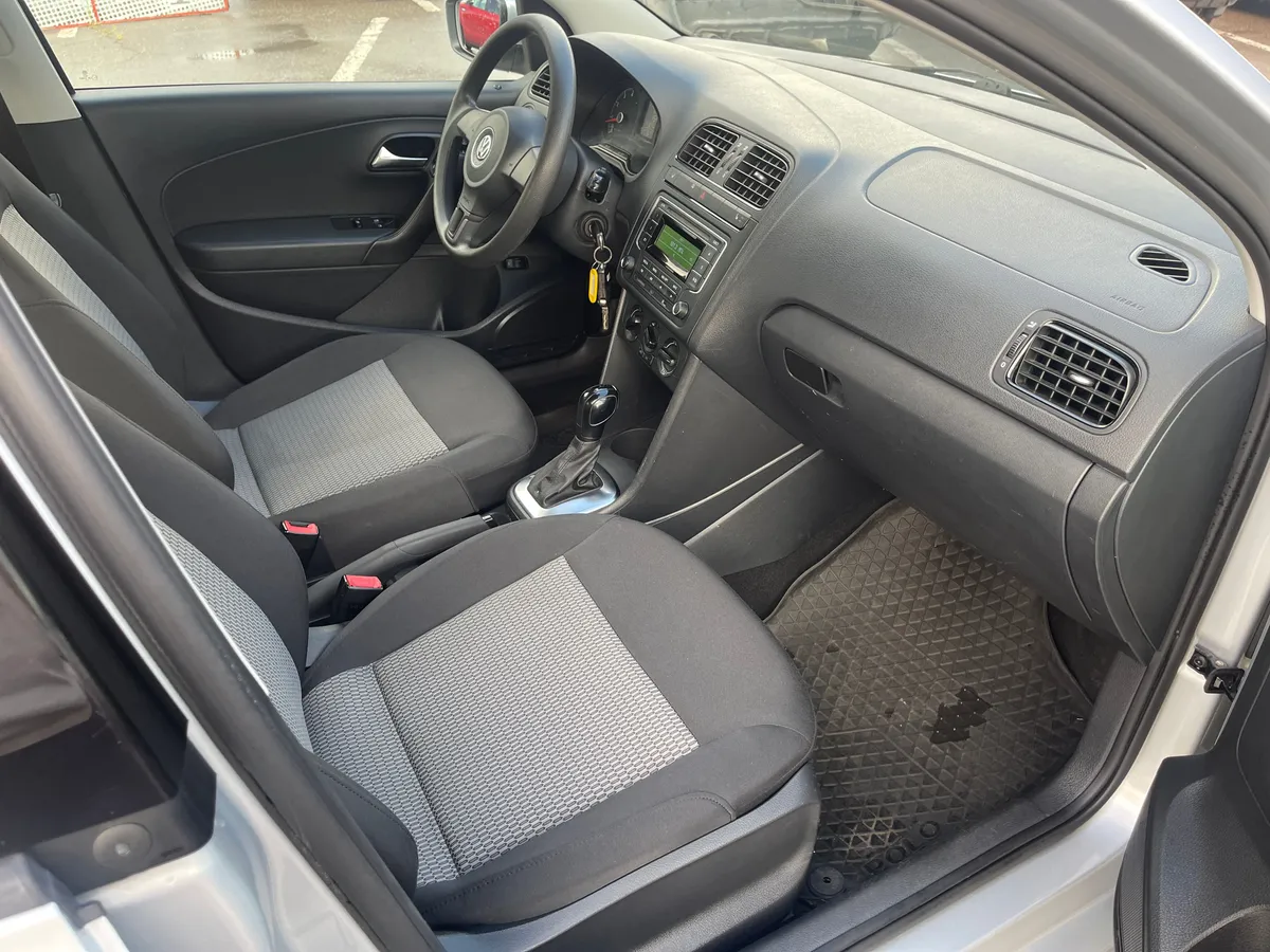 Volkswagen Polo 1.6 MPI AT (105 л.с.), 2015 — фото 6