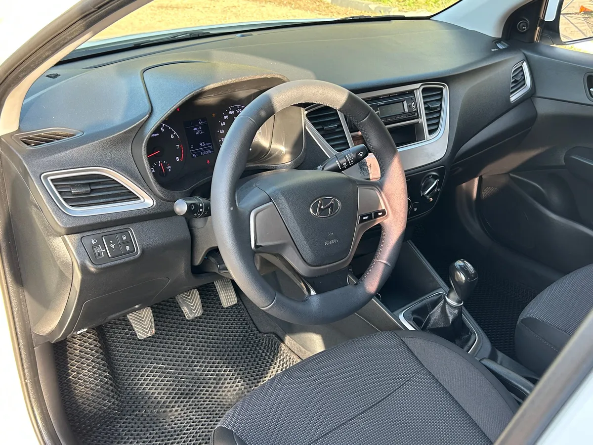 Hyundai Solaris 1.4 MT (100 л.с.)