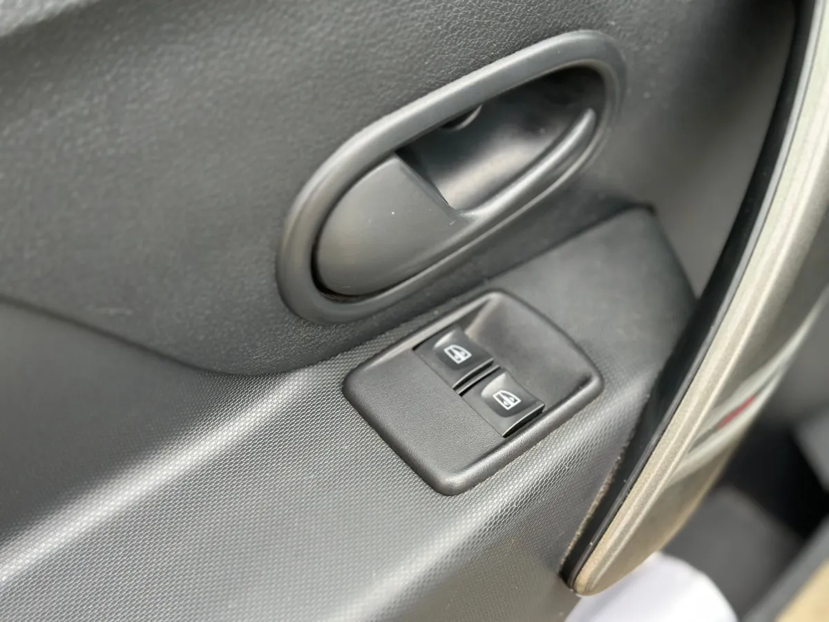 Renault Logan 1.6 MT (82 л.с.), 2019 — фото 13