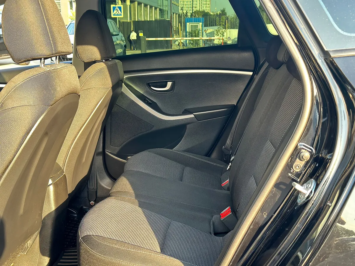 Hyundai i30 1.6 AT (130 л.с.)