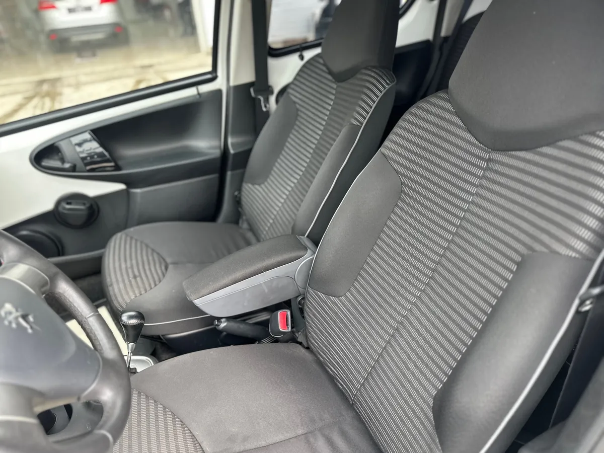 Peugeot 107 1.0 2-tronic (68 л.с.)