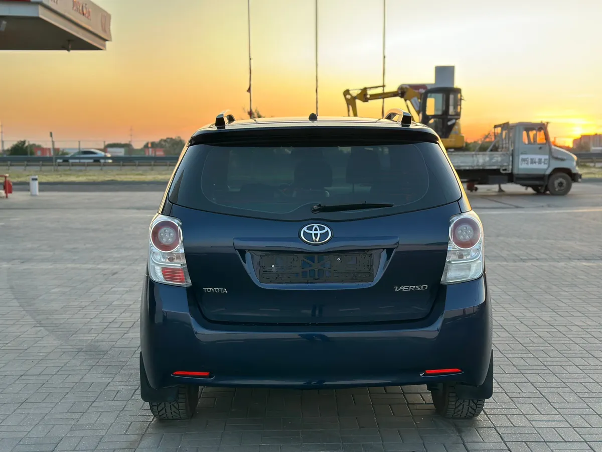 Toyota Verso 1.8 CVT (150 л.с.)
