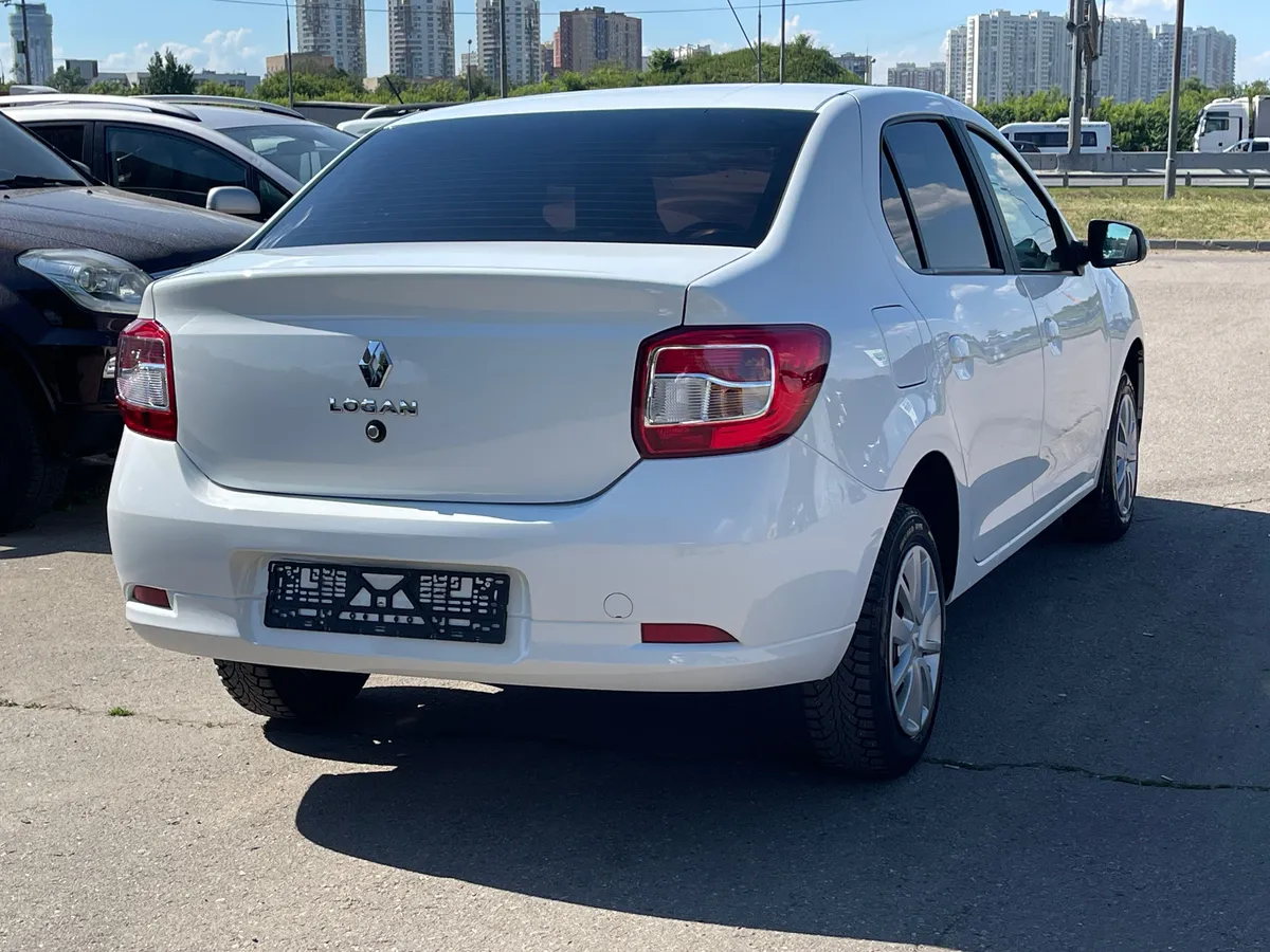 Renault Logan 1.6 MT (82 л.с.), 2022 — фото 4
