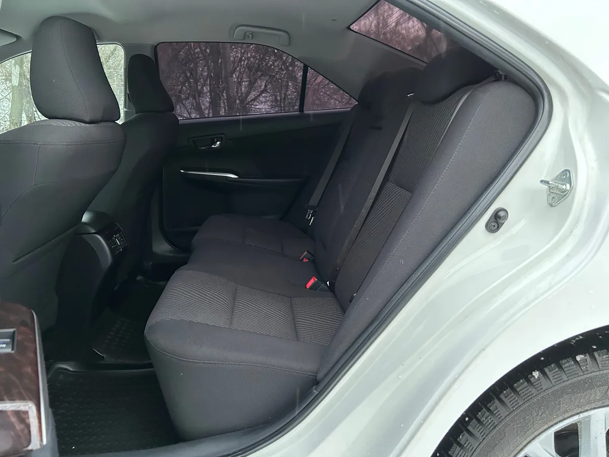 Toyota Camry 2.5 AT (181 л.с.)
