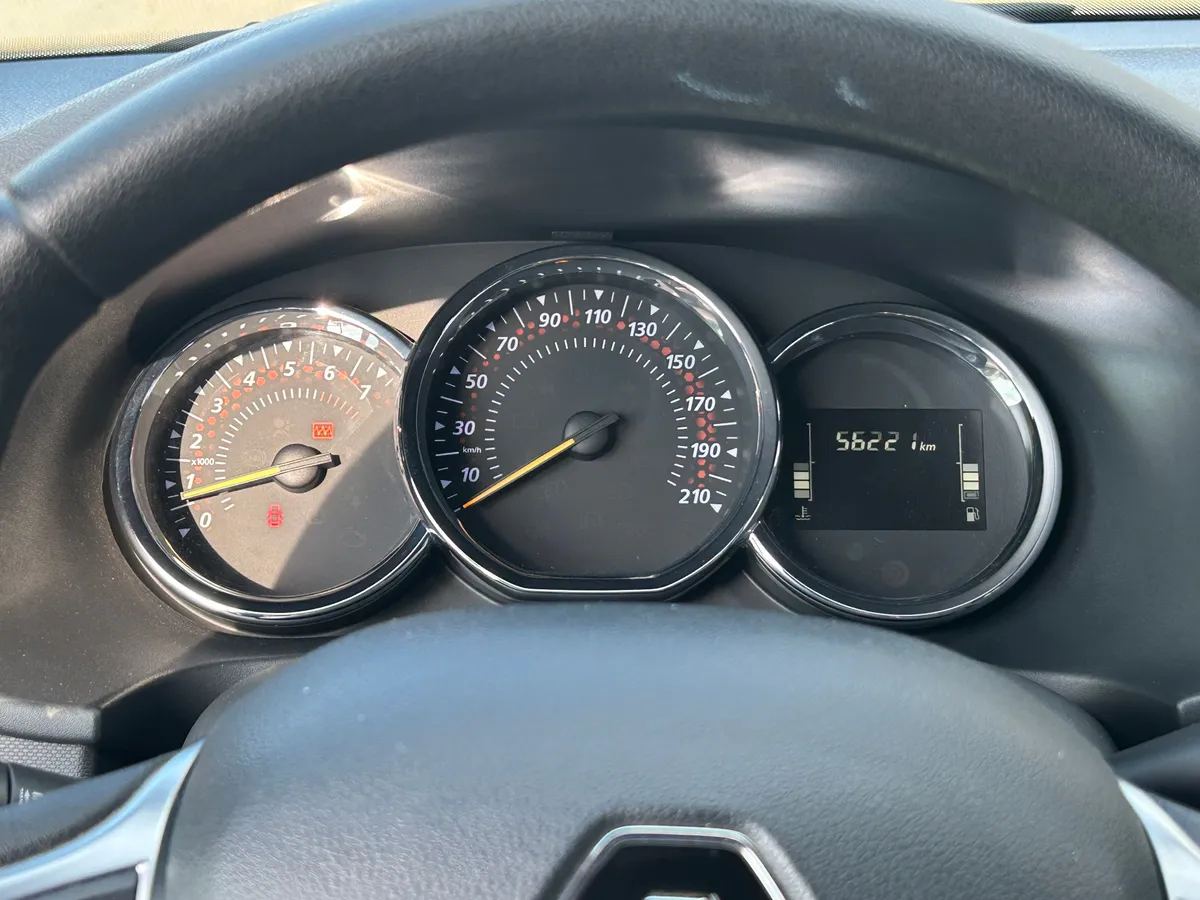 Renault Logan 1.6 MT (113 л.с.), 2020 — фото 6