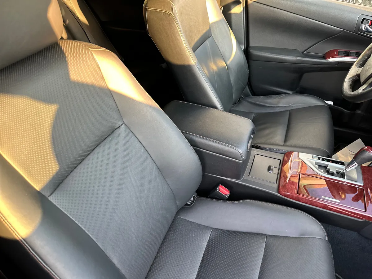 Toyota Camry 2.5 AT (181 л.с.)