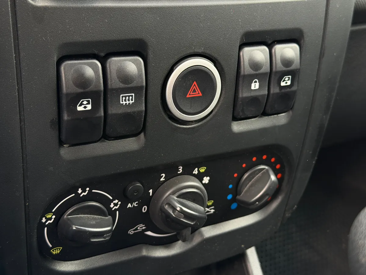 ВАЗ (Lada) Largus 1.6 MT (87 л.с.)