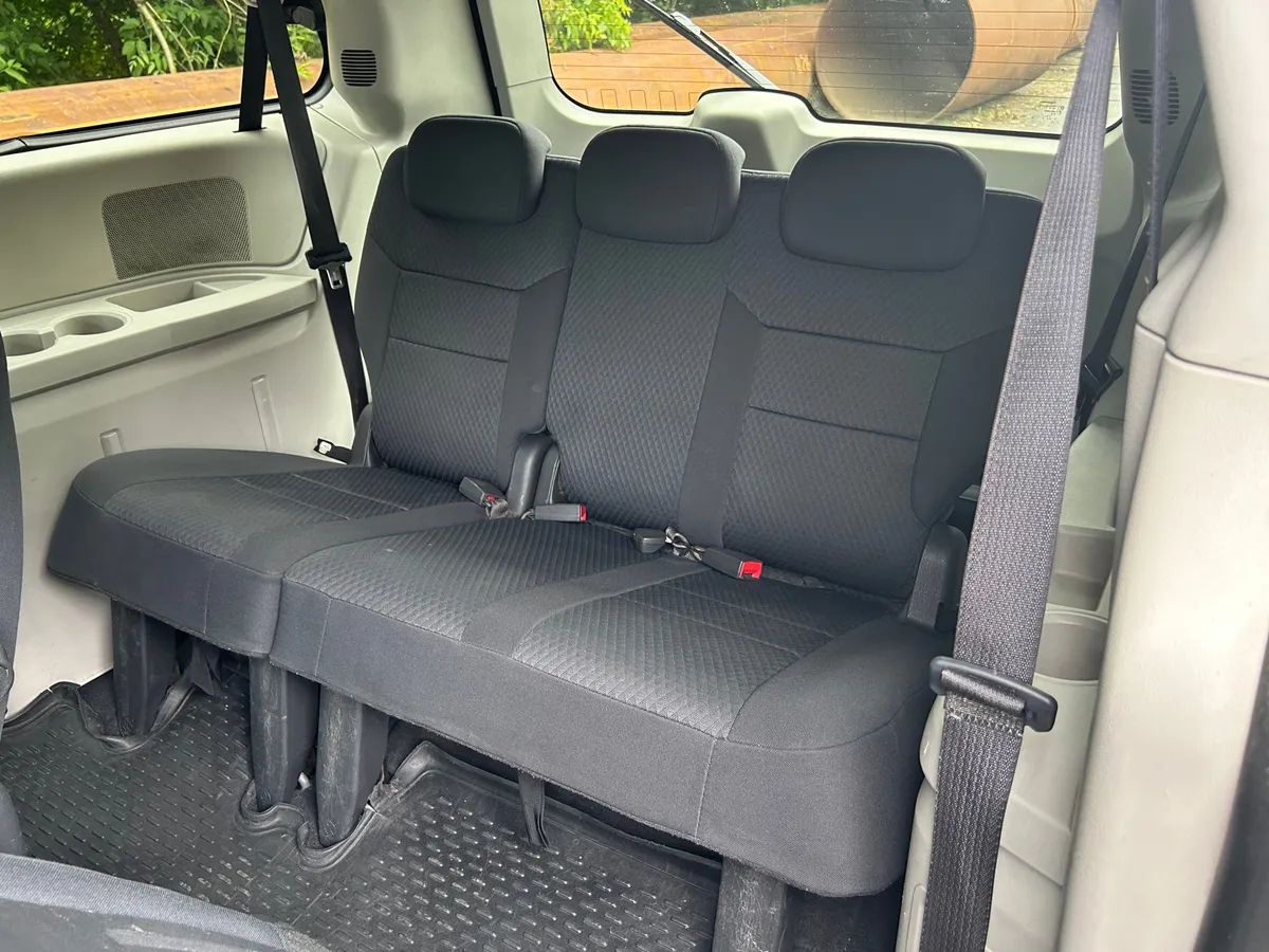 Dodge Caravan 3.3 AT (173 л.с.), 2010 — фото 10