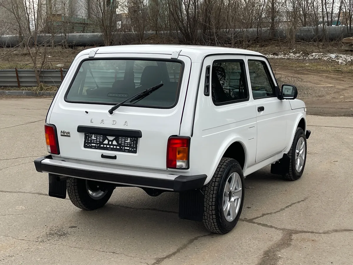 ВАЗ (Lada) Niva Legend 1.7 MT AWD (83 л.с.)