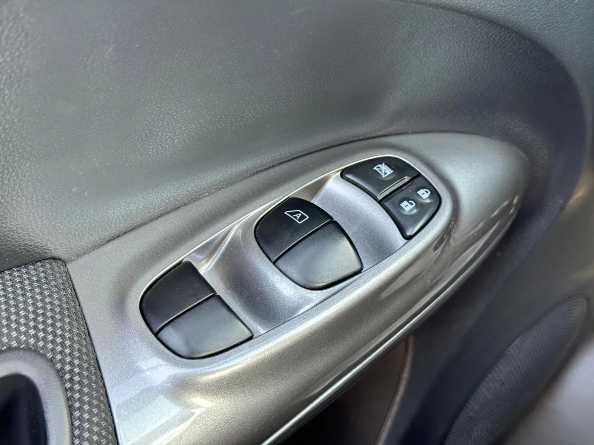 Nissan Juke 1.6 CVT (117 л.с.)