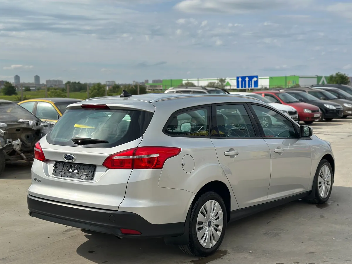Ford Focus 1.6 Ti-VCT PowerShift (125 л.с.)