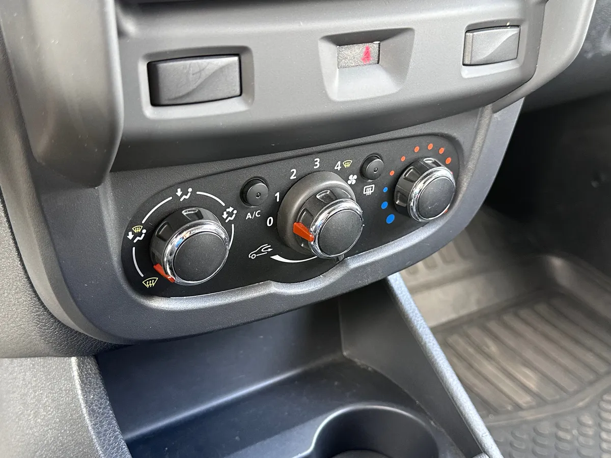 ВАЗ (Lada) Largus 1.6 MT (106 л.с.)