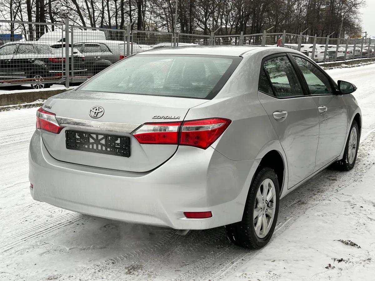 Toyota Corolla 1.8 (132 л.с.), бензин, АКПП, передний привод