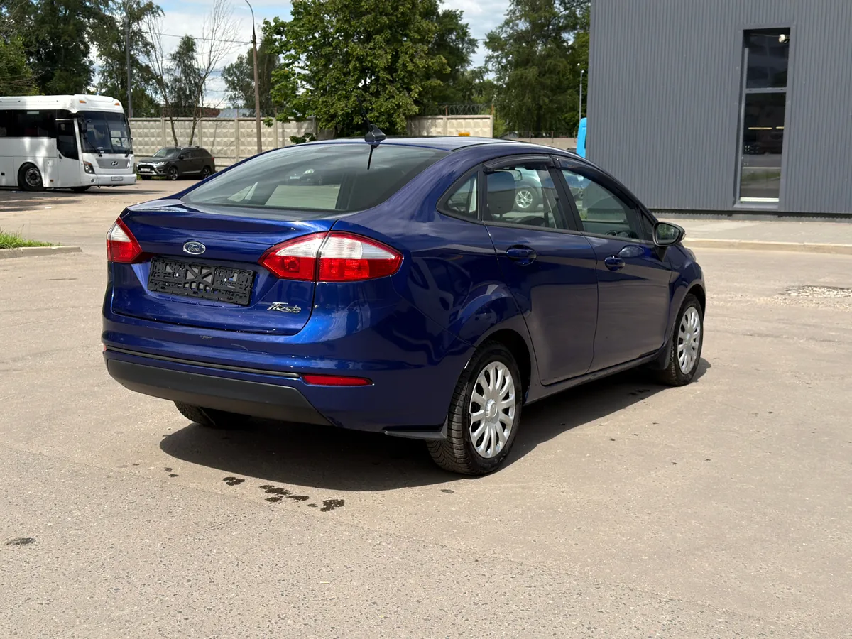 Ford Fiesta 1.6 Ti-VCT MT (105 л.с.)