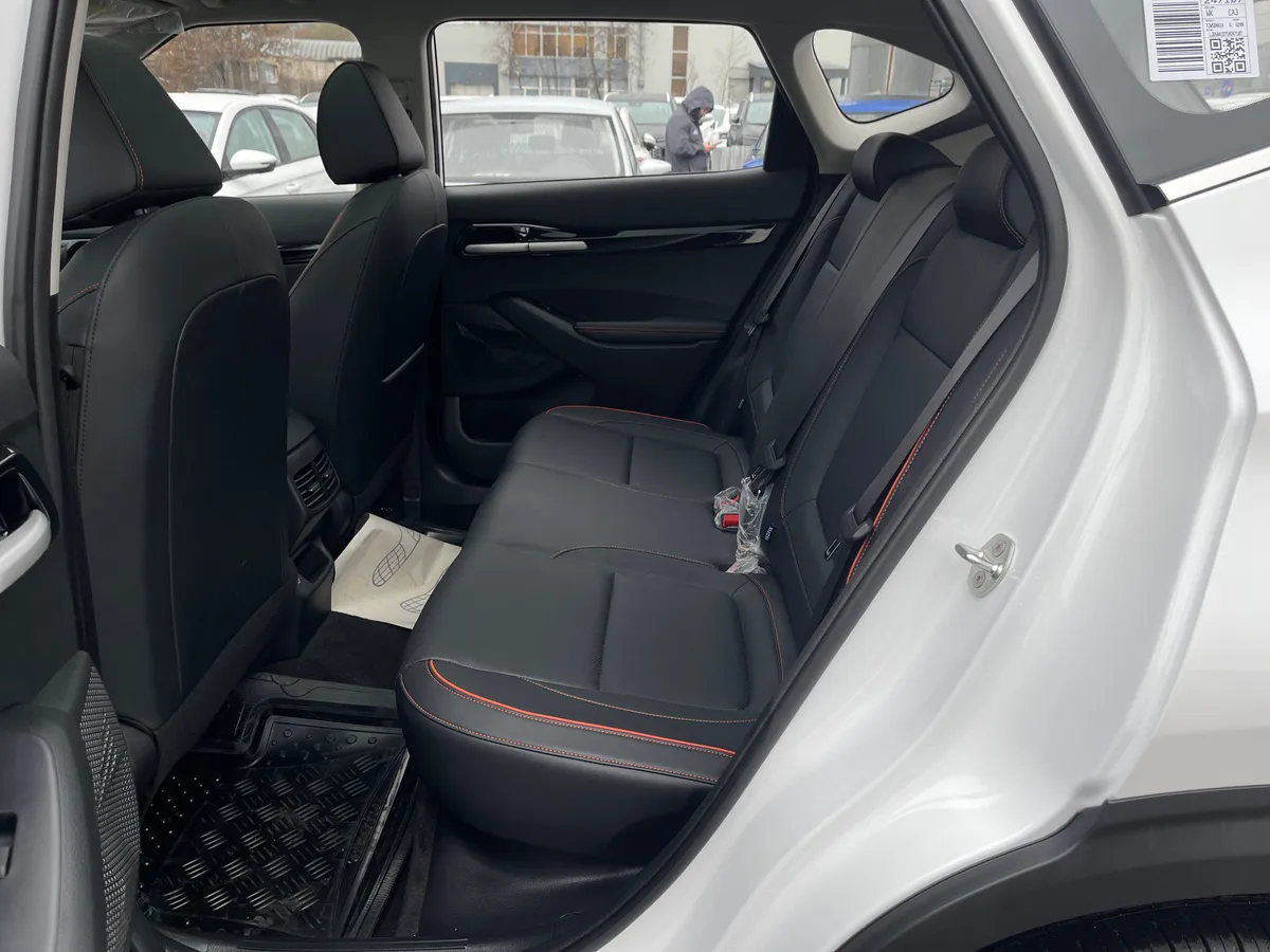Kia Seltos 1.5 CVT (115 л.с.)