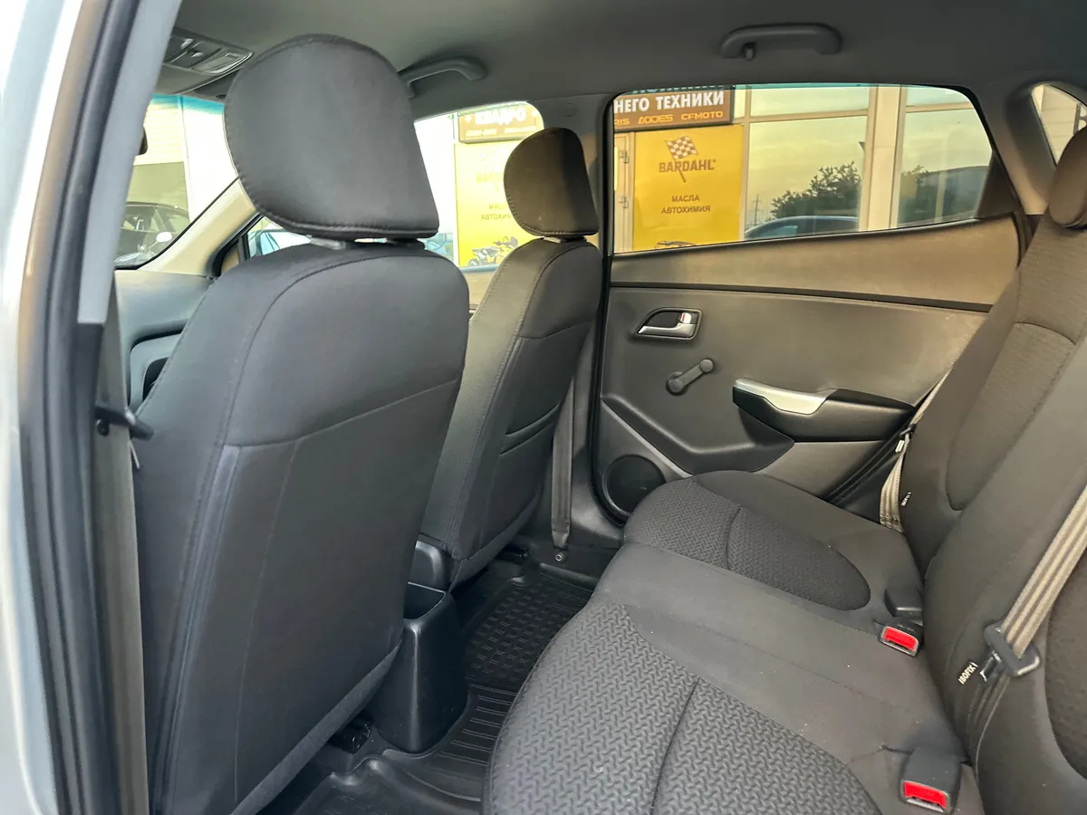 Kia Rio 1.4 AT (107 л.с.)