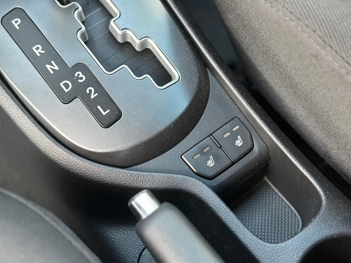 Kia Rio 1.4 AT (107 л.с.)