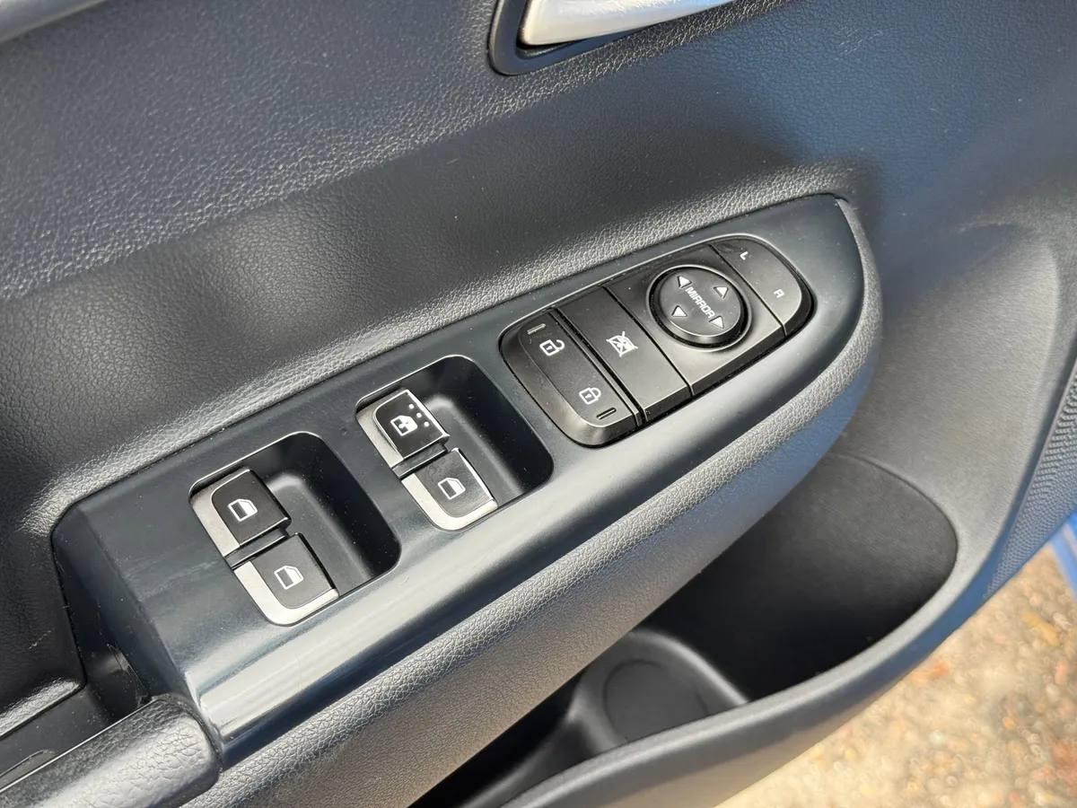 Kia Rio 1.6 AT (123 л.с.)